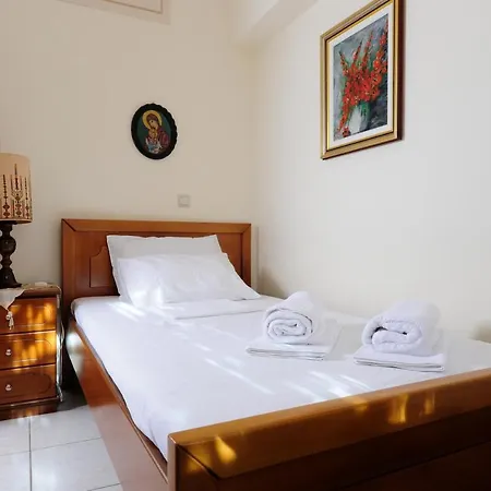 Effie's House - 1 Bedroom With Garden Kalamata