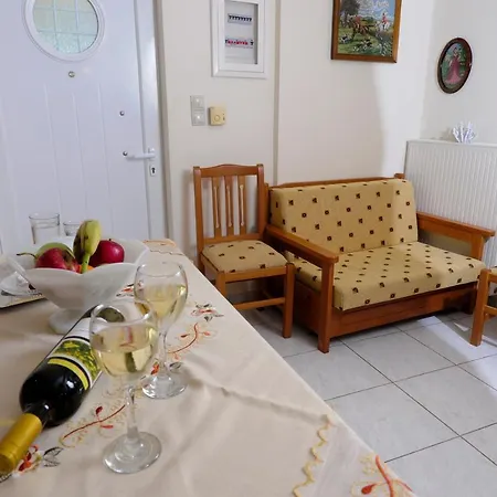 Effie's House - 1 Bedroom With Garden * Kalamata